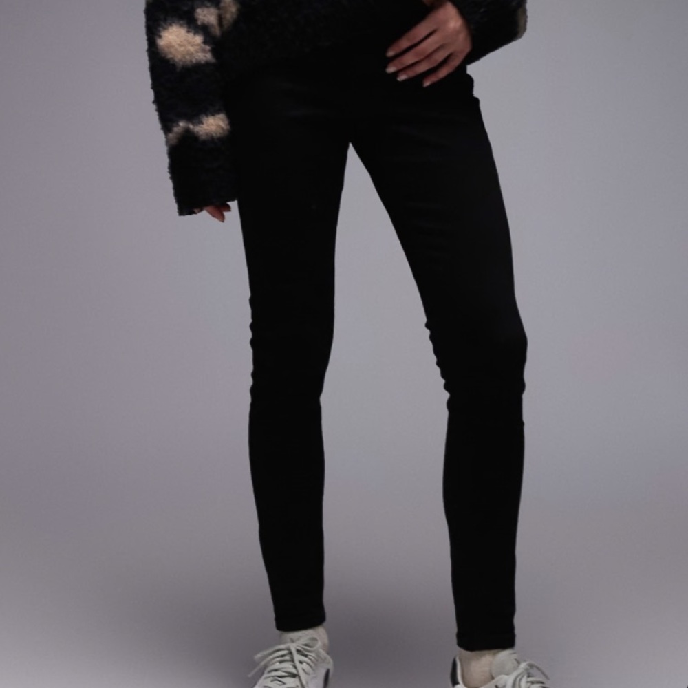 Topshop NWOT Skinny High Rise Jamie jeans in Black Size 32 🩷